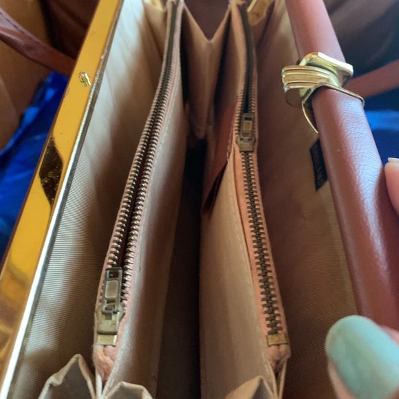 Vintage Tan Handbag - Picture 8 of 10